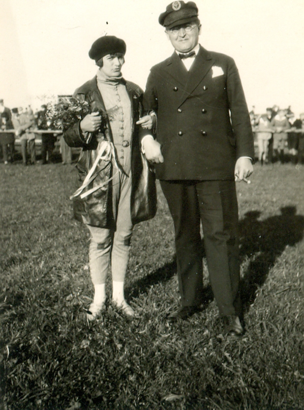 Hedy Schumann (H.R (6)